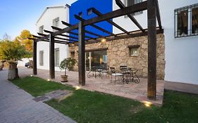 Las Aguas Del Arbuniel Con Pista De Padel